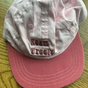 ROAM FREELY HAT